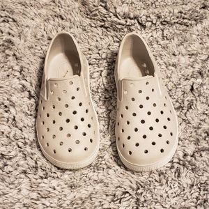 Girls shoes size 7